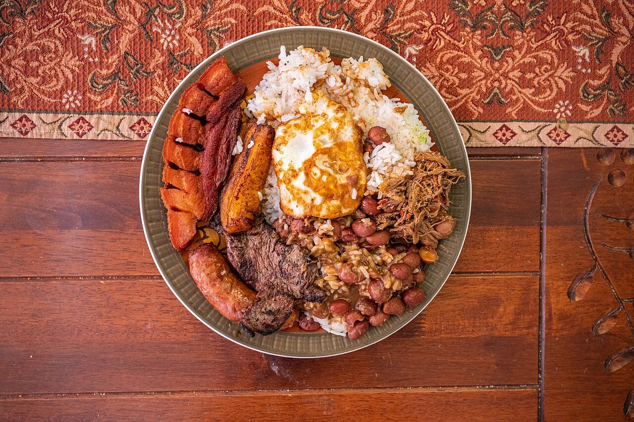 Bandeja paisa, the definitive Antioquia plate